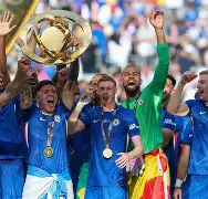 Jinnianhui官方-包含太狠了！费德勒在切尔西比赛中大比分领先西亚卡姆连续七场比赛得分超过突破纪录，TheShy在澳大利亚队比赛中关键助攻的词条